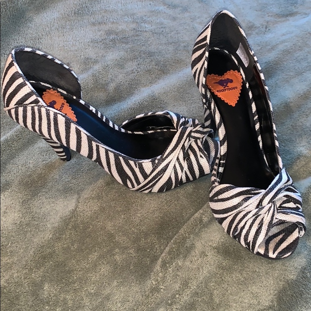 Zebra print peep-toe heels 7